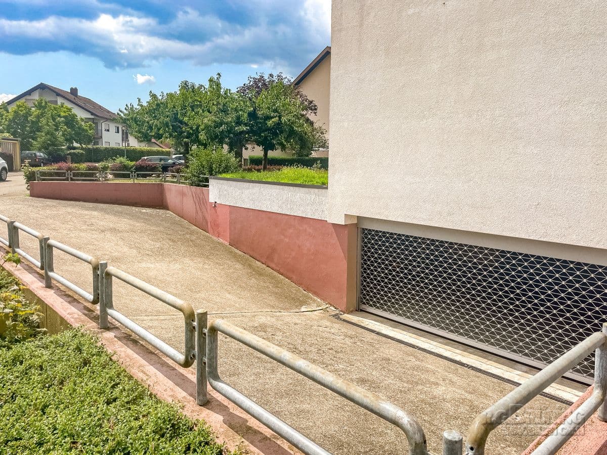 Tiefgarageneinfahrt
