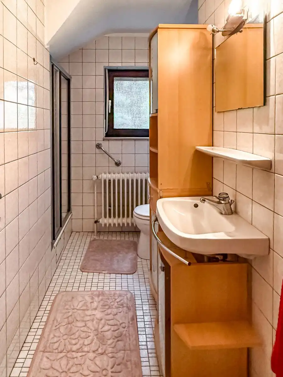 Salle de douche (sous-sol)