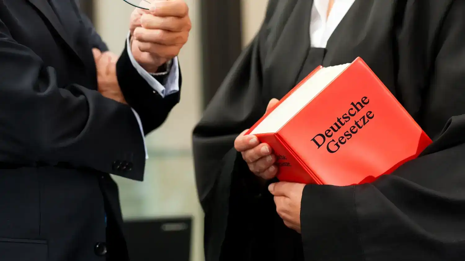 Gelbe Tonne darf nicht im öffentlichen Straßenraum stehen