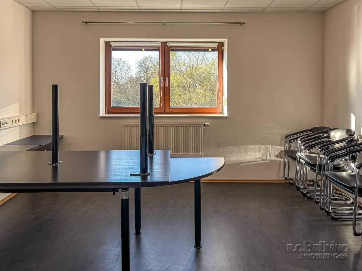 Büro 8