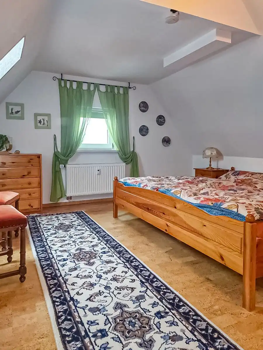 Schlafzimmer DG