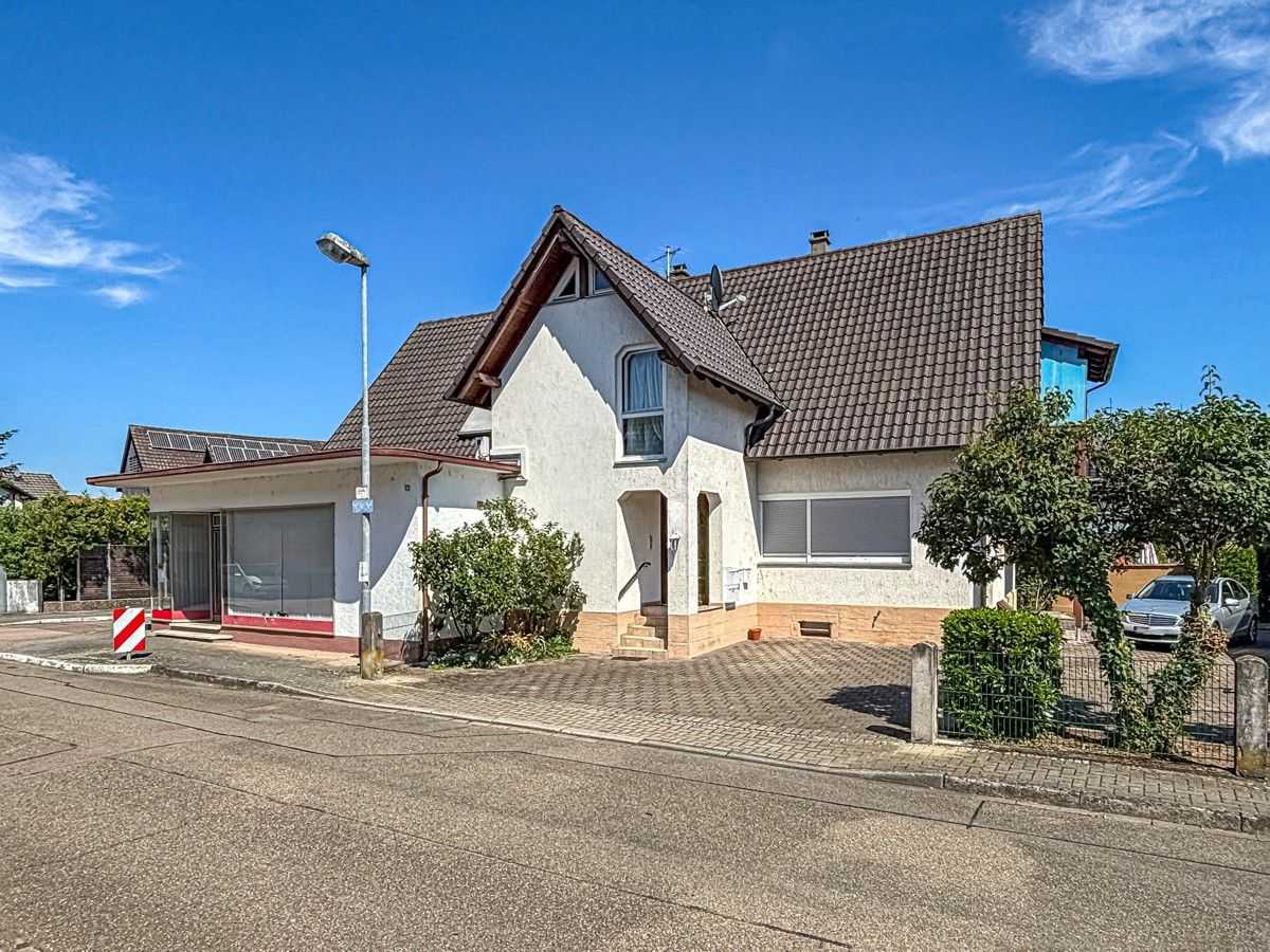 Straßenansicht Front