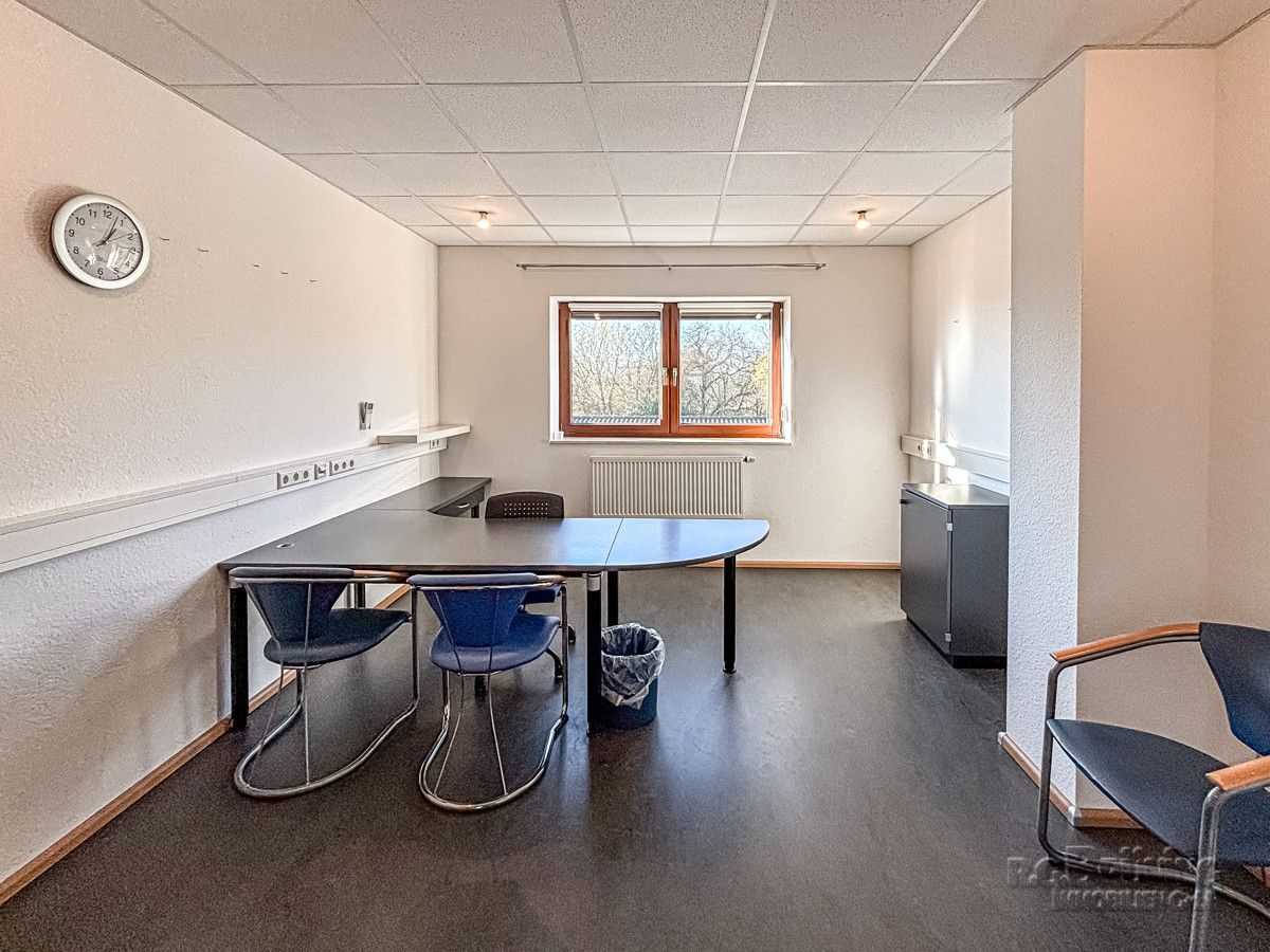 Büro 12