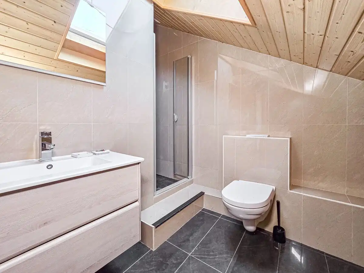 WE 2 | Duschbad Wohnebene 2