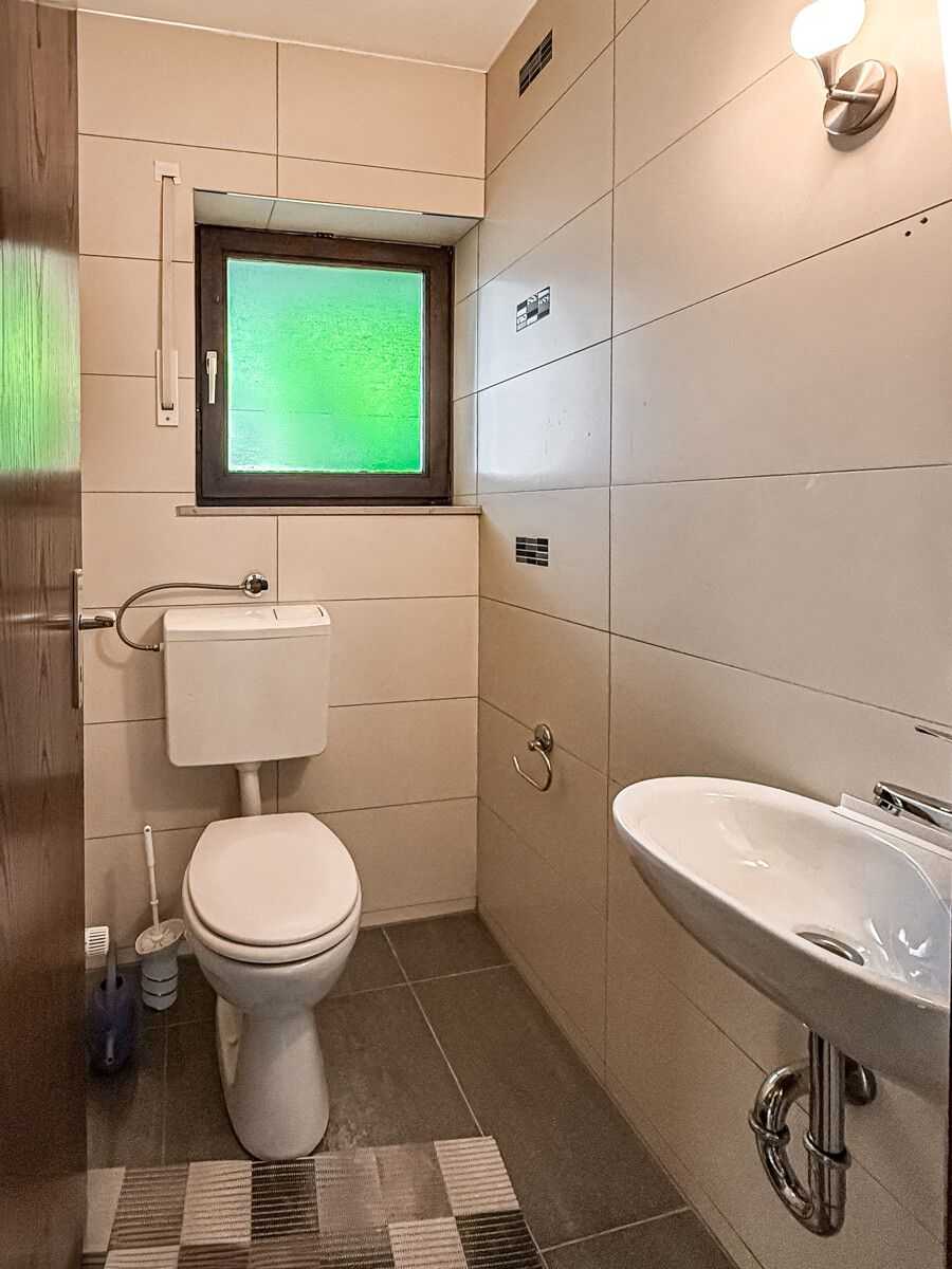 Gäste- WC im EG