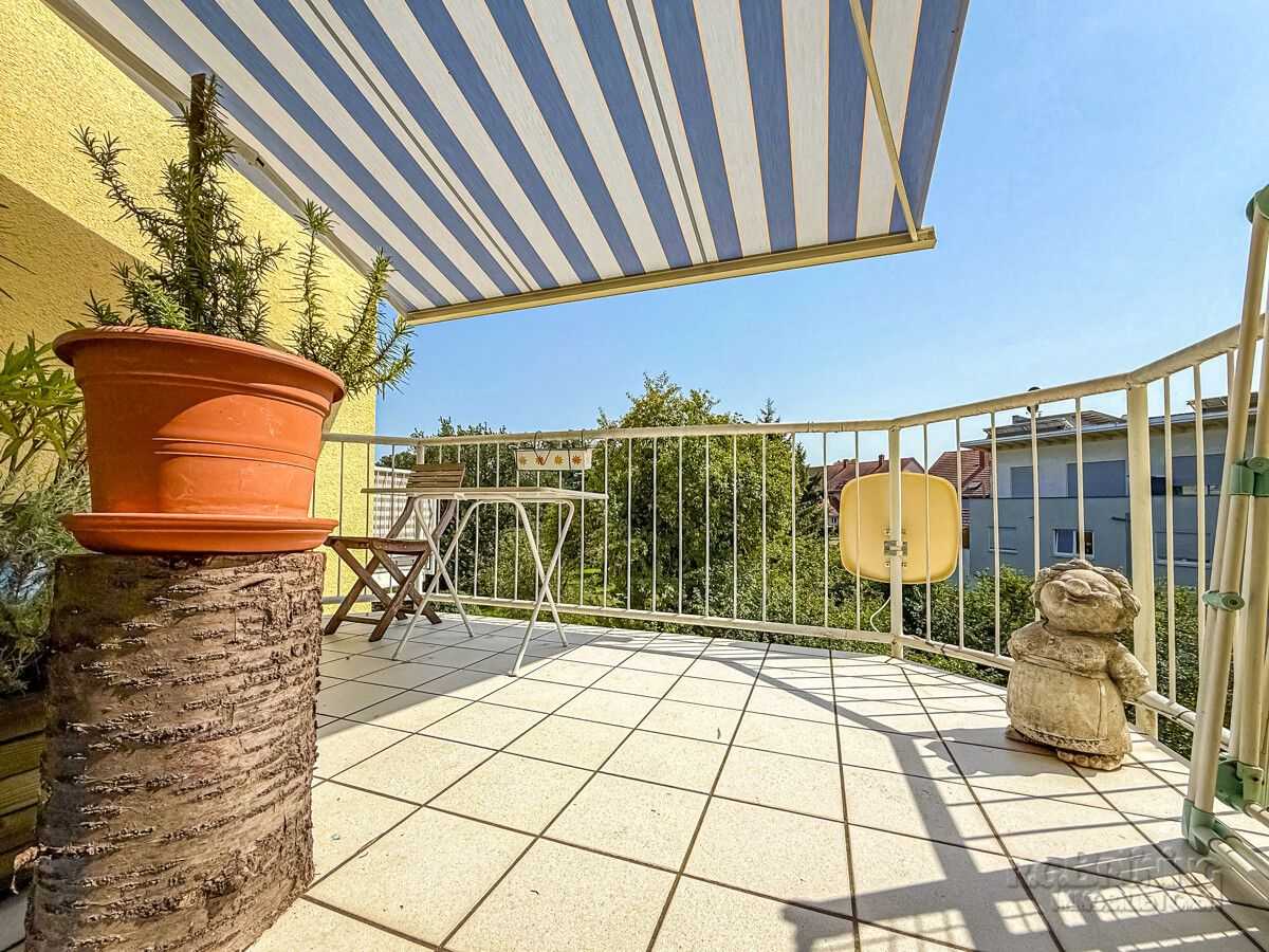 Balkon mit Markise