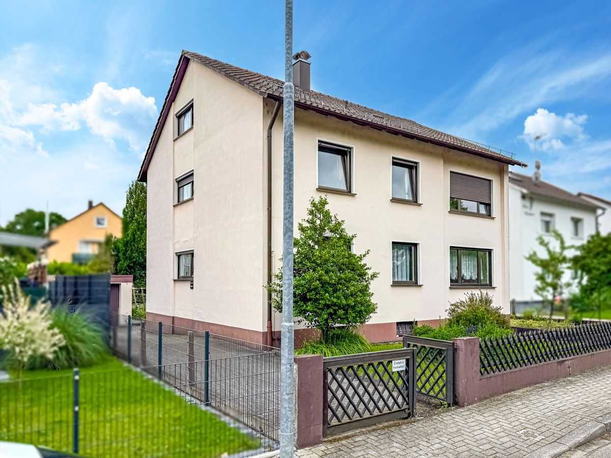 Straßenansicht
