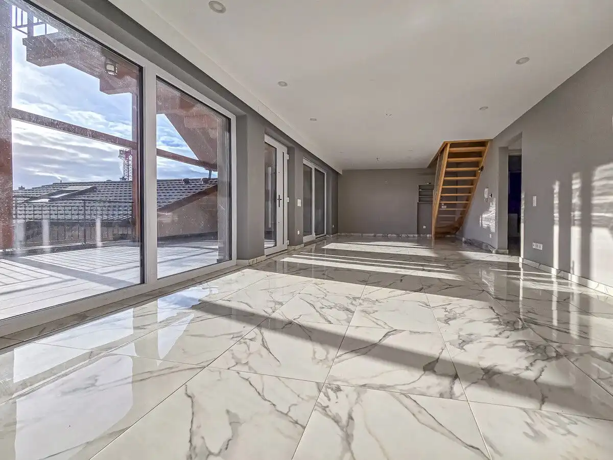 WE 2 | Lichtdurchflutetes Wohnzimmer