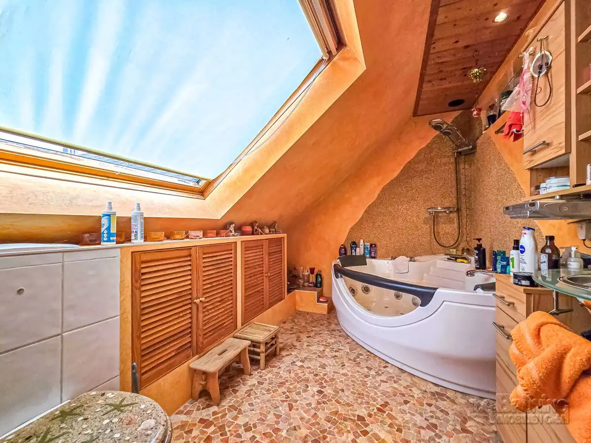 Badezimmer mit Whirlpool