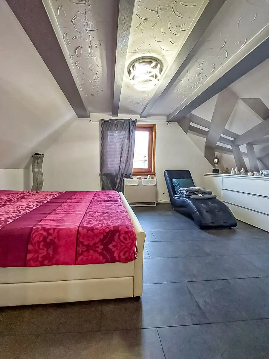 Schlafzimmer DG