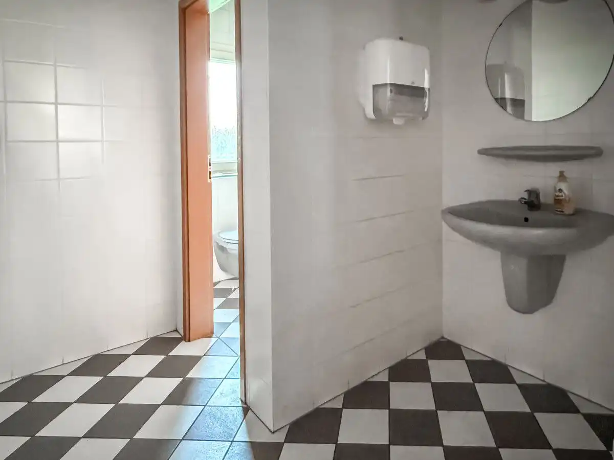 sep. Damen + Herren WC