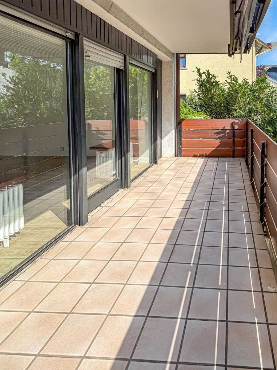 Balkon OG links